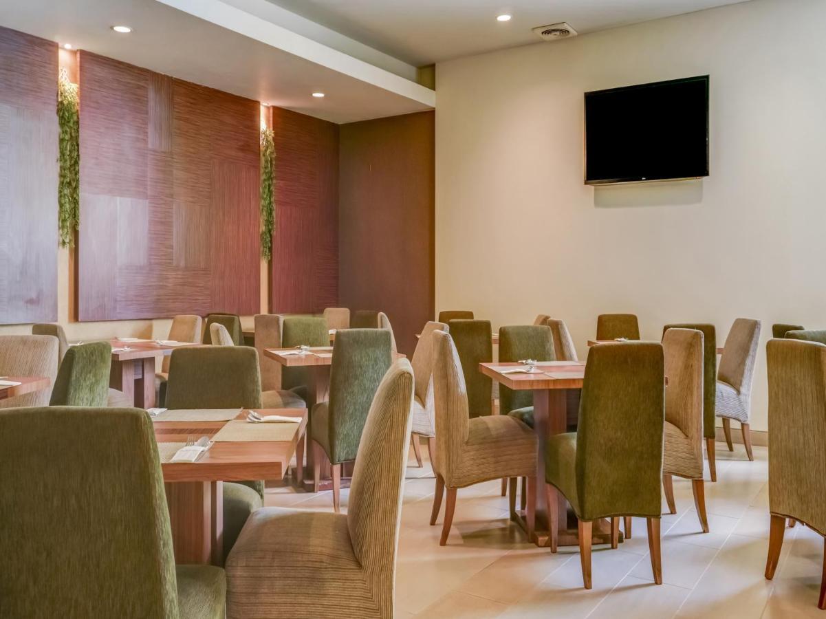Townhouse Oak Hotel Grand Cikarang Exterior foto