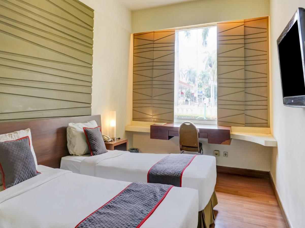 Townhouse Oak Hotel Grand Cikarang Exterior foto