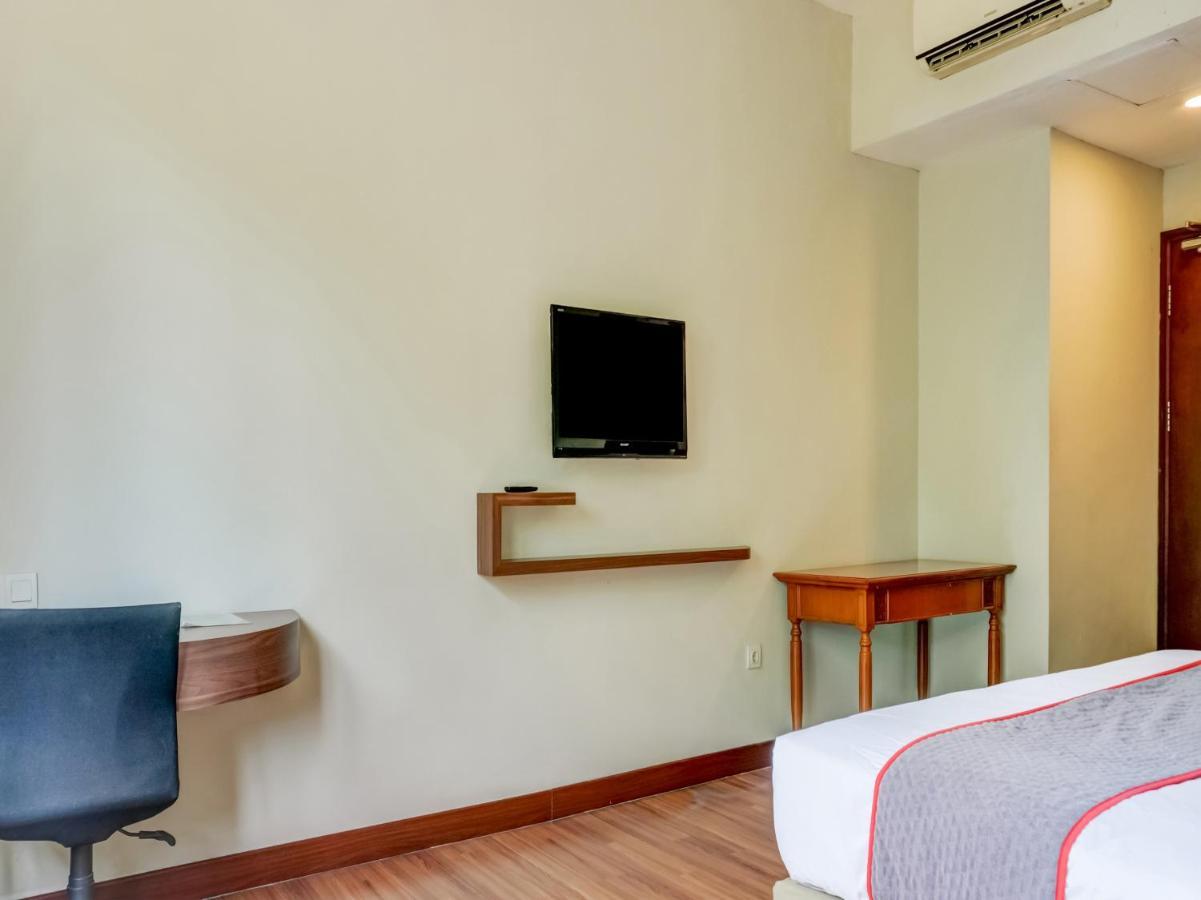 Townhouse Oak Hotel Grand Cikarang Exterior foto