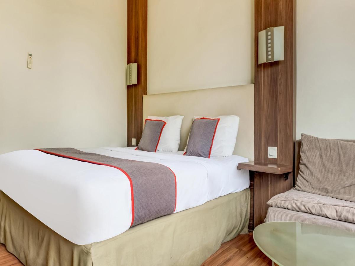 Townhouse Oak Hotel Grand Cikarang Exterior foto